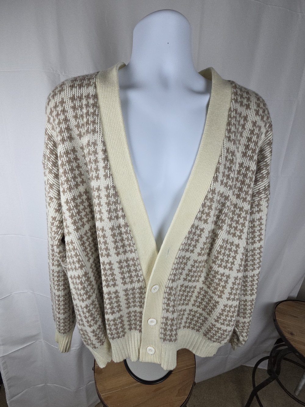 Mervyn's Vintage Cambridge Classic Cream & Beige Houndstooth Cardigan Sweater